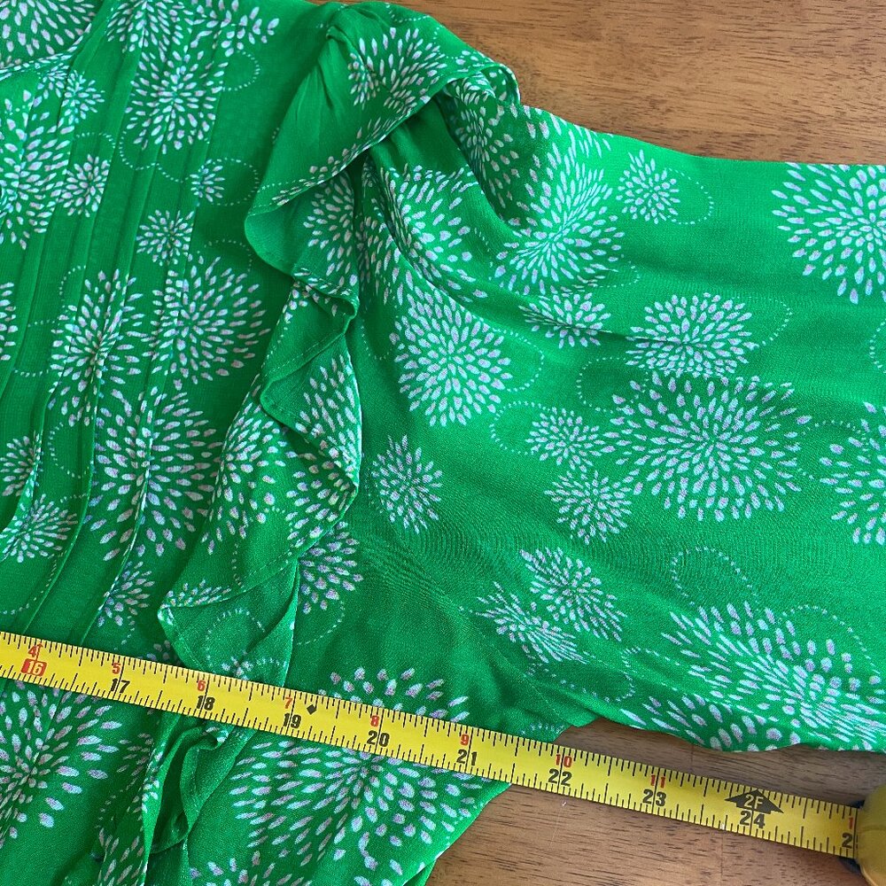 Size Large Karina Grimaldi silk blend blouse. - Picture 6 of 9